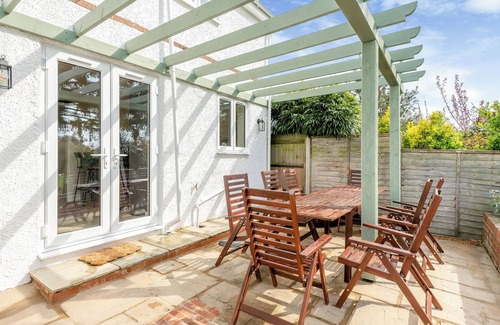 New Forest District Cottage | 4 bedroom accommodation in Woodgreen, near Fordingbridge
