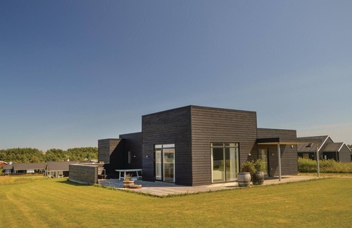 Nr. Lyngby House | 4 bedroom awesome home in Løkken