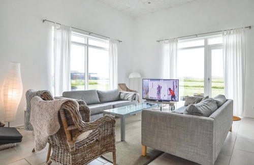 Nr. Lyngby House | 4 bedroom awesome home in Løkken