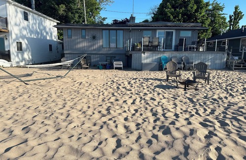 Rochester House | 4 Bedroom Beach Front Home