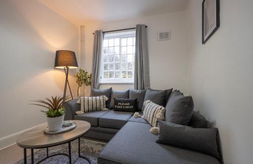 Canterbury House | 4-Bedroom Central Canterbury Cottage