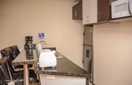 Lalinde Apartment | 4 Bedroom Combo of two apartments two hot tubs AC security Lleras area