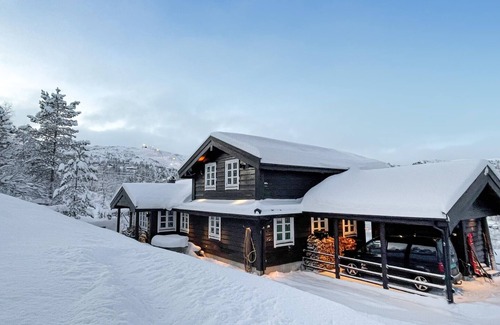 Kvam House | 4 bedroom cozy home in Norheimsund