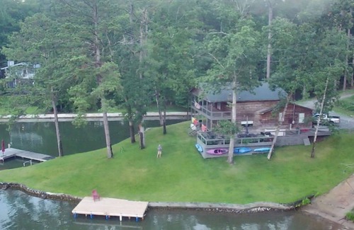 Little Kowaliga Cabin | 4 bedroom Family Cabin at Grateful Cove, Lake Martin, AL