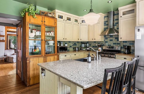 Green Lake House | 4 Bedroom Fordham House