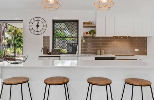 Maroochydore House | 4 bedroom gem with a great outdoor area including pool and you can bring a small dog.