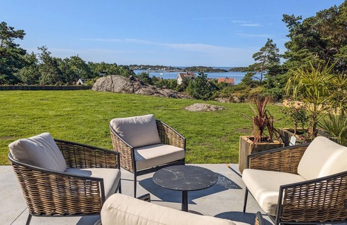 Faervik House | 4 bedroom gorgeous home in Tromøya