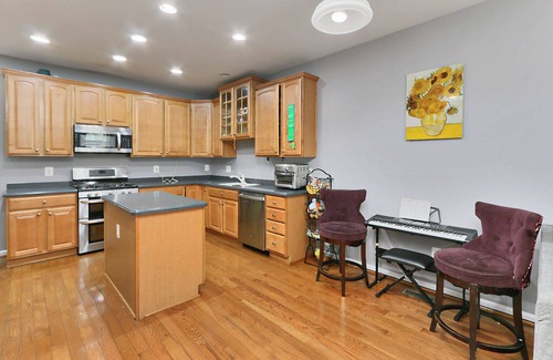 Lorton House | 4-bedroom house in charming Lorton