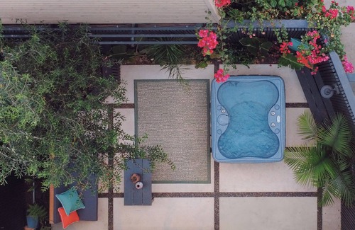 West Oakland House | 4-bedroom house Near UC Berkeley with Garden Jacuzzi Garage Parking
