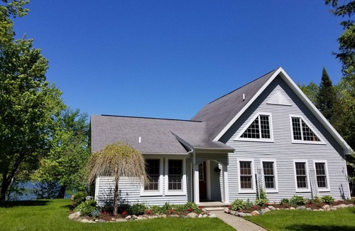 Cheboygan House | 4 bedroom Lakefront/Waterfront House on Picturesque Long Lake