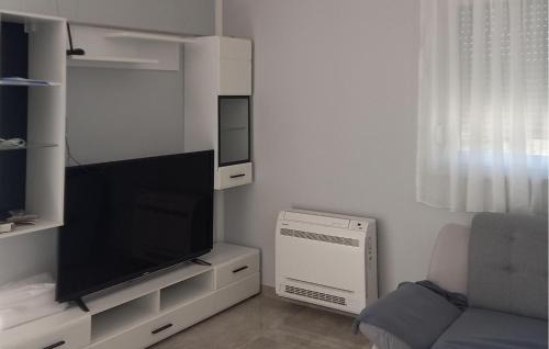 Posedarje House | 4 Bedroom Nice Home In Slivnica Donja