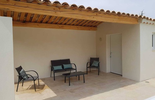 Entrechaux House | 4 Bedroom Private vacation home in MalaucÃ¨ne