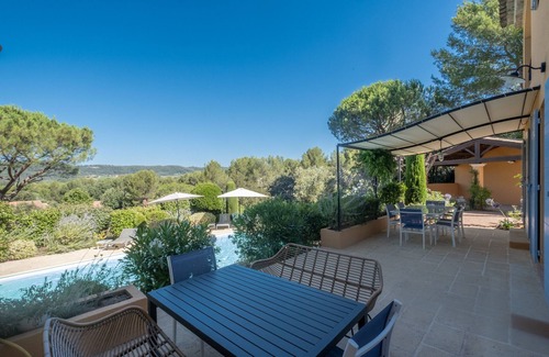 La Motte Villa | 4-BEDROOM PRIVATE VILLA WITH POOL AND GARDEN (N°449)
