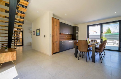 Murter House | 4 bedroom stunning home in Murter