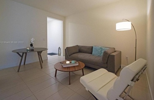 Doral House | 4 Bedroom Townhome 439356 by Houzlet