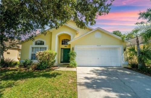 Haines City House | 4 Bedroom Villa with Private Pool & Golf Course Views