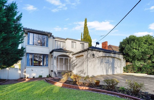 Balwyn North House | 4 Bedrooms House in Balwyn Centre