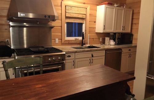 Kawartha Lakes Cottage | 4 bedrooms lovely cottage right on water