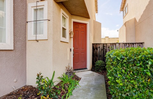 North Stonehurst House | 4 Bedrooms only 10 minutes from Oakland Airport, 27 minutes from nSan Francisco