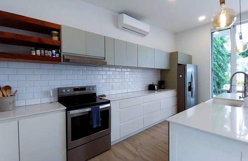 Potrero Ski Chalet | 4-BR House near to Beach (5-min-walk) | Pool, BBQ - Casa Arribada