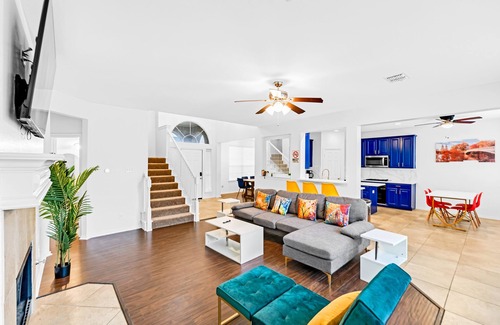 South Arlington House | 4 BR w/ Pool 10 min to Six flags