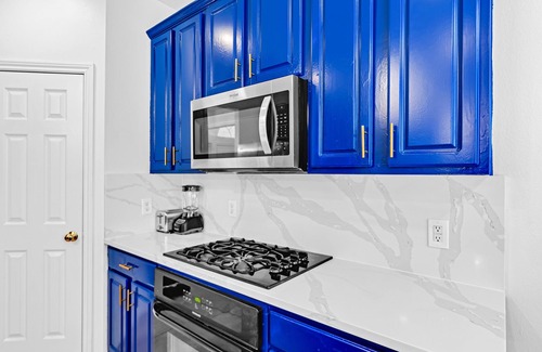 South Arlington House | 4 BR w/pool, 10 min to Six flags, AT&T Stadium & Globe life park