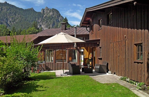 Winkl House | 4*holiday home in stunning location w/garden & winter garden