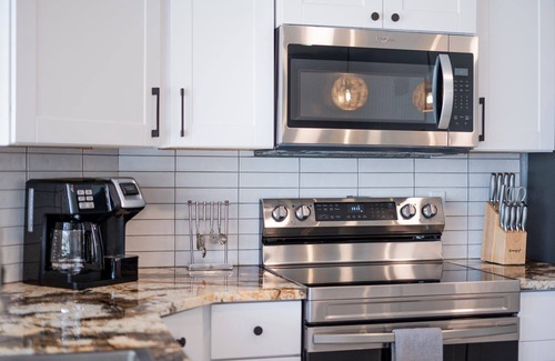 Covey House | 4 King Beds - Quiet Neighborhood, Heated Pool+Putting Green+Bocce