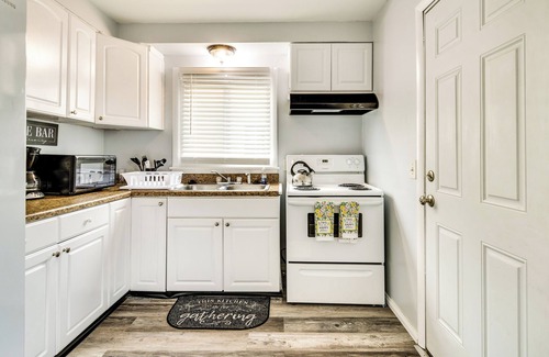 Rochester Apartment | 4 Mi to Dtwn Rochester: Charming Apt w/Patio!