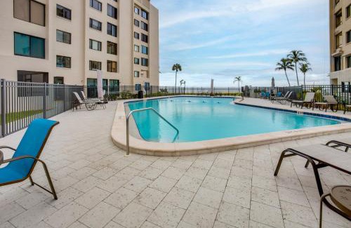 South Island Apartment | 4 Mi to Lovers Key SP Modern Condo with Ocean Views