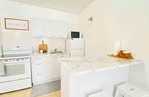 Hipodromo Apartment | 4 people, 2 Full beds (bunk beds), AC, 1 bedroom, bathroom and kitchen.