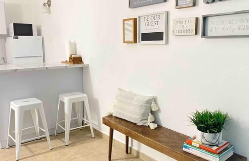 Hipodromo Apartment | 4 people, 2 Full beds (bunk beds), AC, 1 bedroom, bathroom and kitchen.