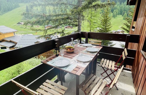 Plagne 1800 Apartment | 4 people La Plagne 1800 Pool - Sauna - Tennis - Squash - South Balcony