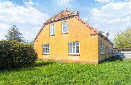 Grena Strand House | 4 person holiday home in Grenaa