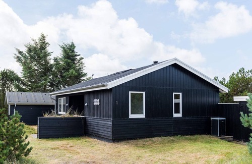 Henne Strand House | 4 person holiday home in Henne