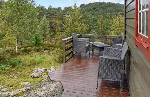 Hyllestad House | 4 person holiday home in Leirvik i Sogn