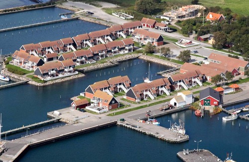 Borre Apartment | 4 person holiday home on a holiday park in Borre