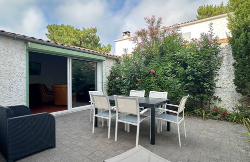 La Palmyre House | 4-Room Villa, 3 Bedrooms, Pets Allowed, Parking, WiFi, Near Sea