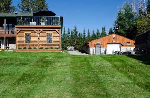 Minden Hills Cottage | 4-Season River Hideaway - Affordable Getaway w/Swimming, Watercraft & WiFi