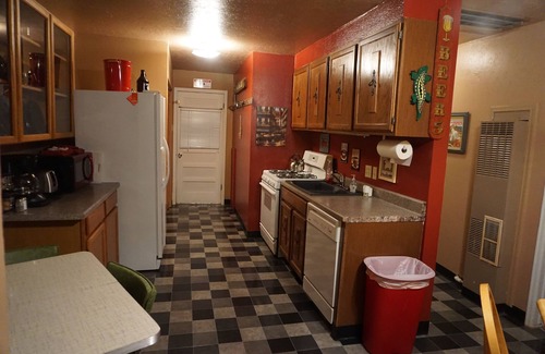 Fruita House | 4 Separate Beds and Queen Pull Out - You Will Want to Stay on This Working Farm