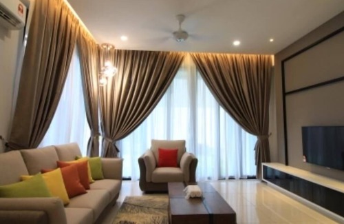 Seri Kembangan Apartment | #4 Tropical Evilla Executive Suite