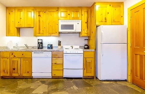 Olympic Valley Hotel | 4 Units Studios | Kitchen | Free Parking | Olympic Valley
