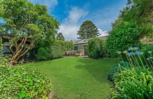 Port Fairy Cottage | 40 Regent, close to the fabulous attractions beautiful Port Fairy has to offer!