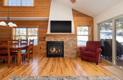Rendezvous House | 40 Reunion Ct with private hot tub