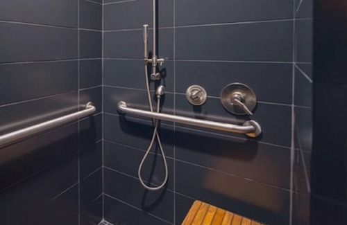 University City Apartment | 4003 Chestnut 1B in Philadelphia