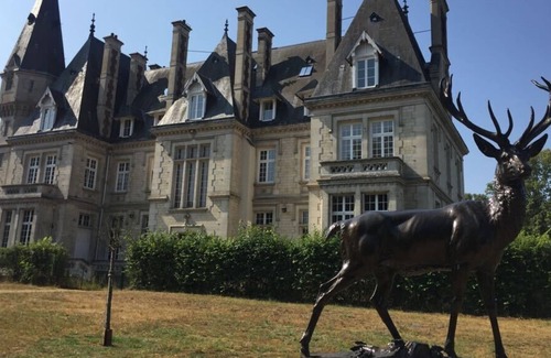 Saint-Jean-aux-Bois Apartment | 400m2 castle flat, 8 bedrooms + pool near Paris!