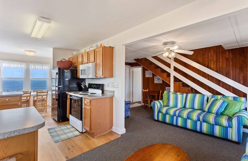 Kitty Hawk Cottage | 4020 Gardners Hut * Oceanfront * Walk to Dining