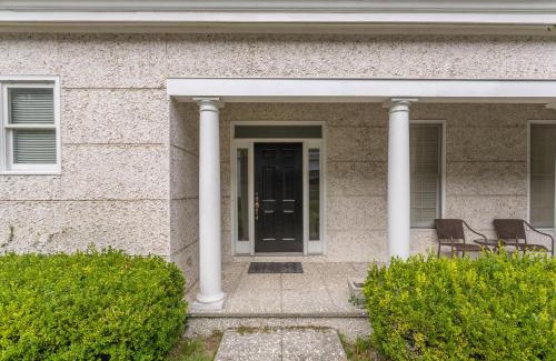 King City House | 412 Butler Avenue