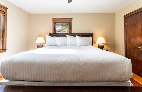 Dillon Cottage | 415 E La Bonte Street : 2 By Summit County Mountain Retreats