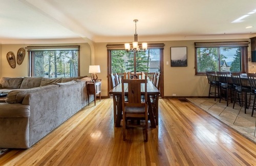Dillon Cottage | 415 E La Bonte Street : 2 By Summit County Mountain Retreats